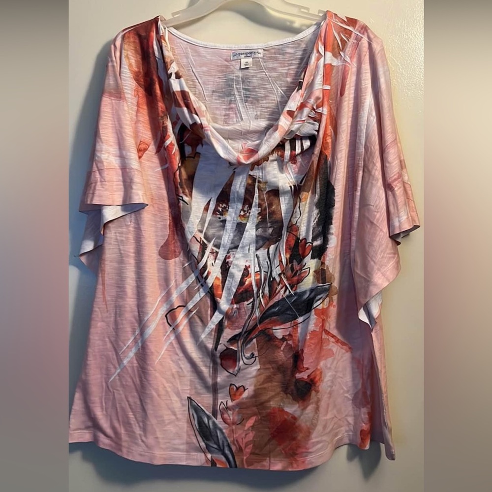 Passports Scoop Neck Top 🌼